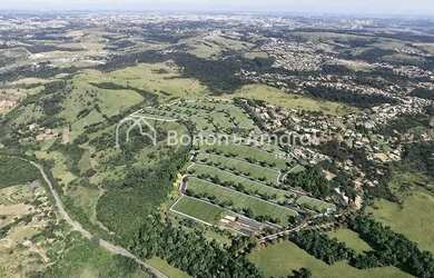 Imagem: O terreno possui 600m² de Área, Imóvel novo e está localizado