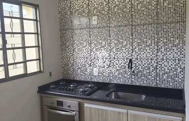 Imagem 7: Casa à Venda com Edícula Bairro Tranquilo e Bem Localizado