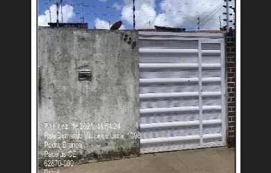 Imagem: A casa possui 2 Dormitórios, 1 Banheiro, 1 Vaga na garagem