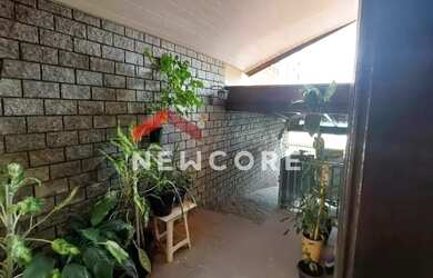 Imagem: A casa possui 3 Dormitórios, 2 Banheiros, 3 Vagas na garagem