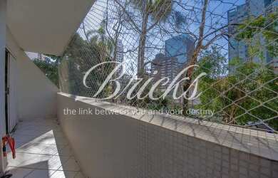 Imagem: O apartamento possui 4 Dormitórios, 5 Banheiros, 2 Vagas na