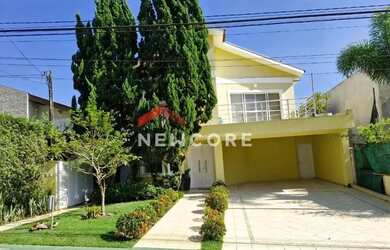 Imagem: A casa em condomínio possui 4 Dormitórios, 5 Banheiros, 4