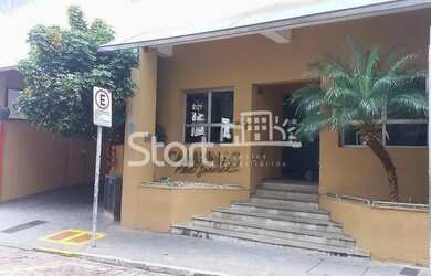 Imagem: O depósito à venda possui 5 Vagas na garagem e 1078m² de