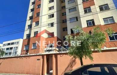 Imagem: O apartamento possui 3 Dormitórios, 1 Banheiro, 1 Vaga na garagem