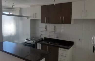 Imagem: O apartamento possui 2 Dormitórios, 1 Banheiro, 1 Vaga na garagem