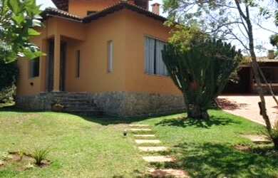 Imagem: A casa em condomínio possui 4 Dormitórios, 5 Banheiros, 4