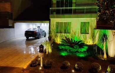 Imagem: A casa em condomínio possui 4 Dormitórios, 3 Banheiros, 3