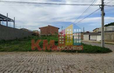 Imagem: O terreno possui 434m² de Área e está localizado em Alto