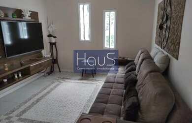 Imagem: A casa possui 4 Dormitórios, 4 Banheiros, 2 Vagas na garagem