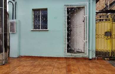 Imagem: A casa possui 1 Dormitório, 1 Banheiro, 33m² de Área e está