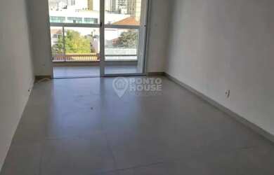 Imagem: O apartamento possui 1 Dormitório, 1 Banheiro, 1 Vaga na garagem