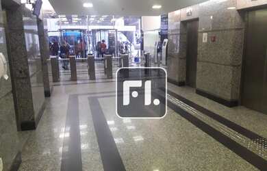 Imagem: O depósito possui 4 Vagas na garagem, 497m² de Área e está