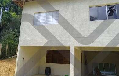 Imagem: A casa em condomínio possui 2 Dormitórios, 2 Banheiros, 2