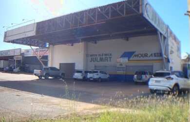 Imagem: O depósito possui 5 Vagas na garagem, 603m² de Área e está