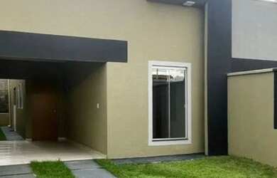 Imagem: A casa possui 2 Dormitórios, 1 Banheiro, 2 Vagas na garagem