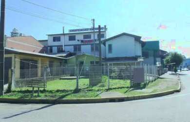 Imagem: O terreno possui 481m² de Área e está localizado em Floresta