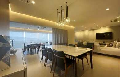 Imagem: O apartamento possui 4 Dormitórios, 5 Banheiros, 4 Vagas na