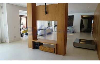 Imagem 2: Elegante casa com 8 Quartos e 7 banheiros à Venda, 685 m² por R$ 8.990.000