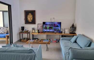 Imagem: A casa possui 4 Dormitórios, 5 Banheiros, 5 Vagas na garagem