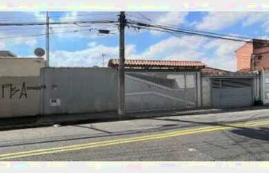 Imagem: A casa possui 3 Dormitórios, 3 Banheiros, 185m² de Área e