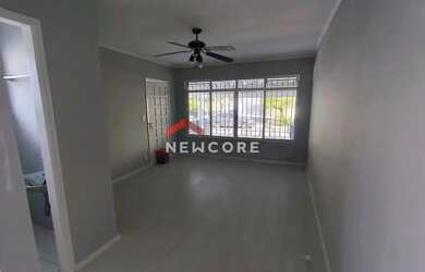 Imagem: A casa possui 3 Dormitórios, 3 Banheiros, 2 Vagas na garagem