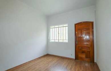 Imagem: O depósito possui 1 Vaga na garagem e 100m² de Área e está