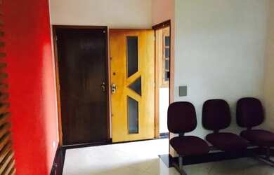 Imagem: O depósito possui 5 Vagas na garagem, 750m² de Área e está