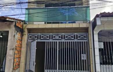 Imagem: A casa possui 2 Dormitórios, 1 Banheiro, 1 Vaga na garagem