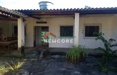 Imagem: A casa possui 1 Dormitório, 1 Banheiro, 5 Vagas na garagem