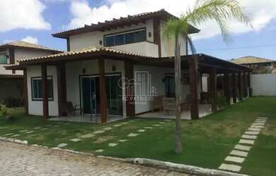 Imagem: A casa em condomínio possui 4 Dormitórios, 5 Banheiros, 2