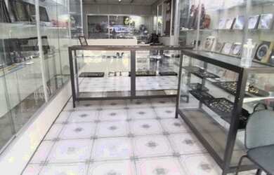 Imagem: O depósito possui 100m² de Área e está localizado em Lapa