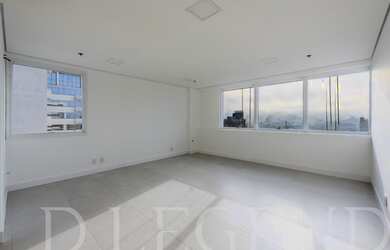 Imagem: O depósito possui 38m² de Área e está localizado em Santana