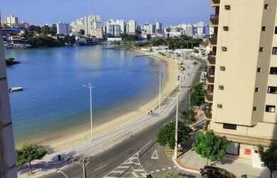Imagem: O apartamento possui 4 Dormitórios, 1 Banheiro, 2 Vagas na