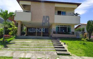 Imagem: A casa em condomínio possui 4 Dormitórios, 5 Banheiros, 2