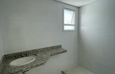 Imagem 6: Com conceito moderno e elegante esse apartamento vista mar com três suítes...