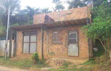 Imagem: O terreno possui 160m² de Área e está localizado em Cassange