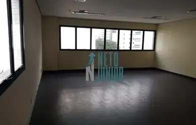 Imagem: O depósito possui 2 Vagas na garagem e 88m² de Área e está