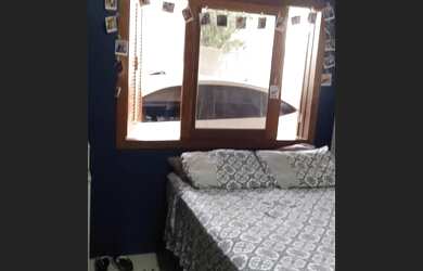 Imagem: A casa possui 3 Dormitórios, 2 Banheiros, 3 Vagas na garagem