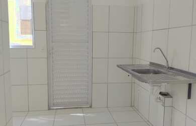 Imagem: A casa possui 2 Dormitórios, 2 Banheiros, 2 Vagas na garagem