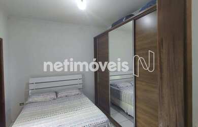 Imagem: A casa possui 3 Dormitórios, 1 Banheiro, 3 Vagas na garagem