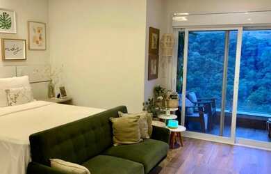 Imagem: A casa em condomínio para alugar possui 5 Dormitórios, 5 Banheiros