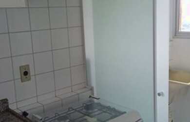 Imagem: O apartamento possui 2 Dormitórios, 1 Banheiro, 1 Vaga na garagem