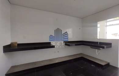 Imagem: O apartamento possui 3 Dormitórios, 2 Banheiros, 4 Vagas na