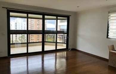 Imagem: O apartamento possui 4 Dormitórios, 5 Banheiros, 4 Vagas na