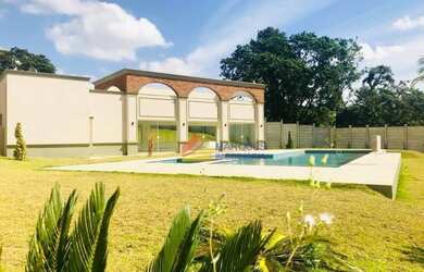 Imagem: A casa em condomínio possui 3 Dormitórios, 5 Banheiros, 4