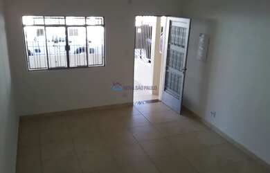 Imagem: A casa possui 2 Dormitórios, 2 Banheiros, 1 Vaga na garagem