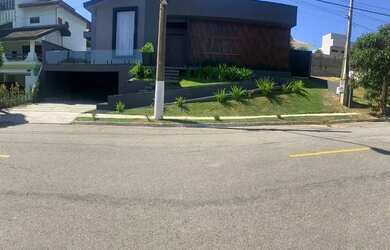 Imagem: A casa em condomínio possui 3 Dormitórios, 3 Banheiros, 4