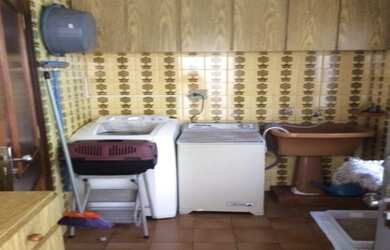 Imagem: A casa possui 3 Dormitórios, 3 Banheiros, 2 Vagas na garagem