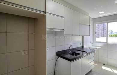 Imagem: A kitnet possui 1 Dormitório, 1 Banheiro, 1 Vaga na garagem