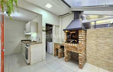 Imagem: O apartamento possui 2 Dormitórios, 2 Banheiros, 60m² de Área